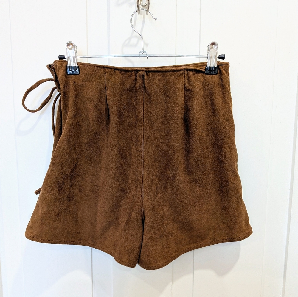 Abercrombie & Fitch Vegan Suede Wrap Skort with Tie Detail | Xsmall - Picture 3 of 4